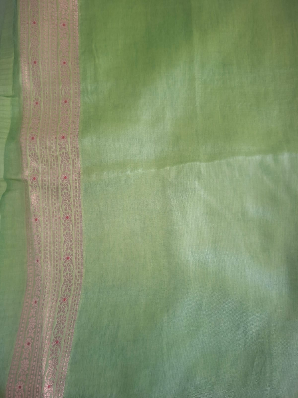 green row mango tissue with stripes bordless