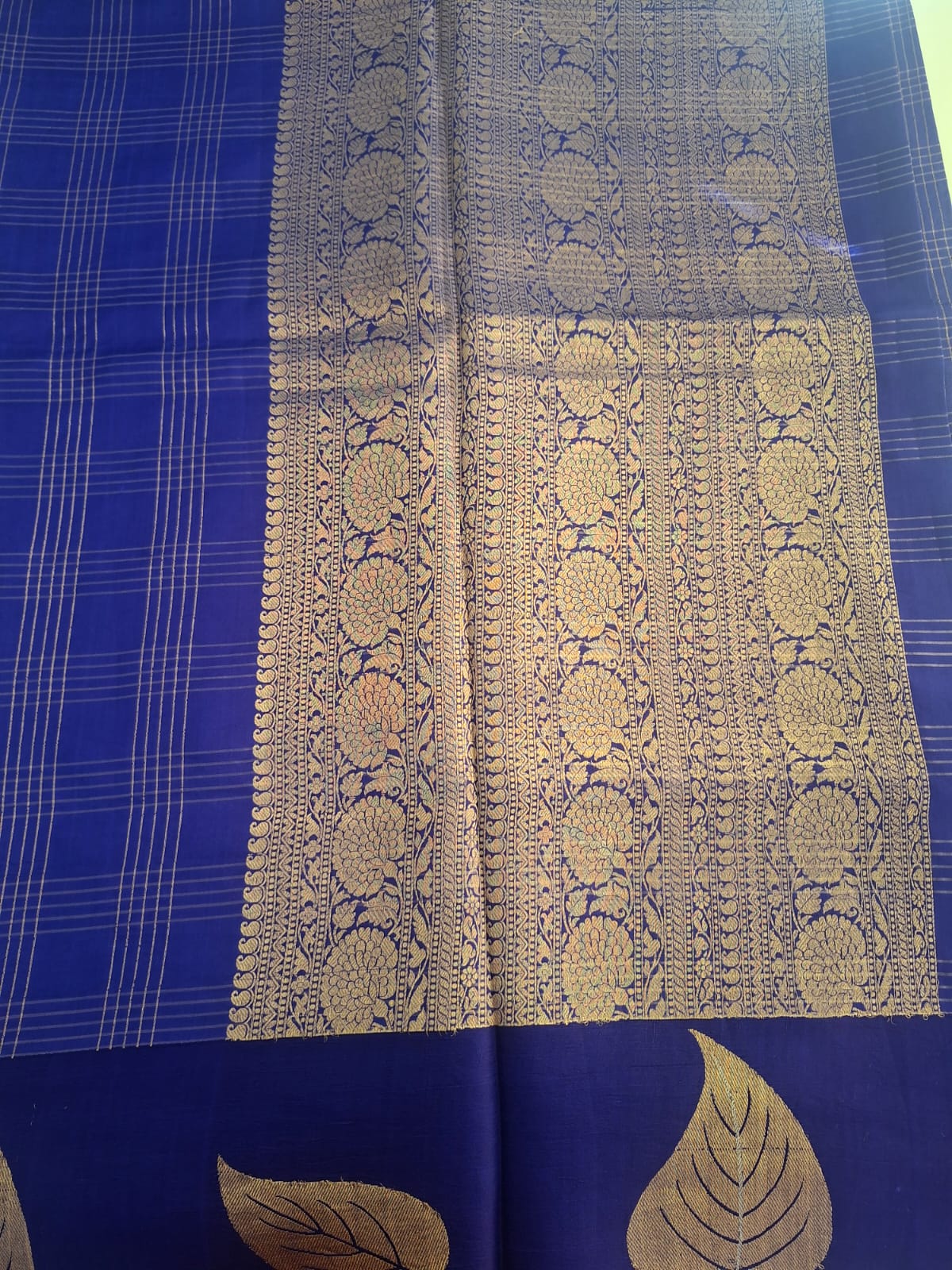 blue raw-mango kadhwa  weaving saree with gometric pattern