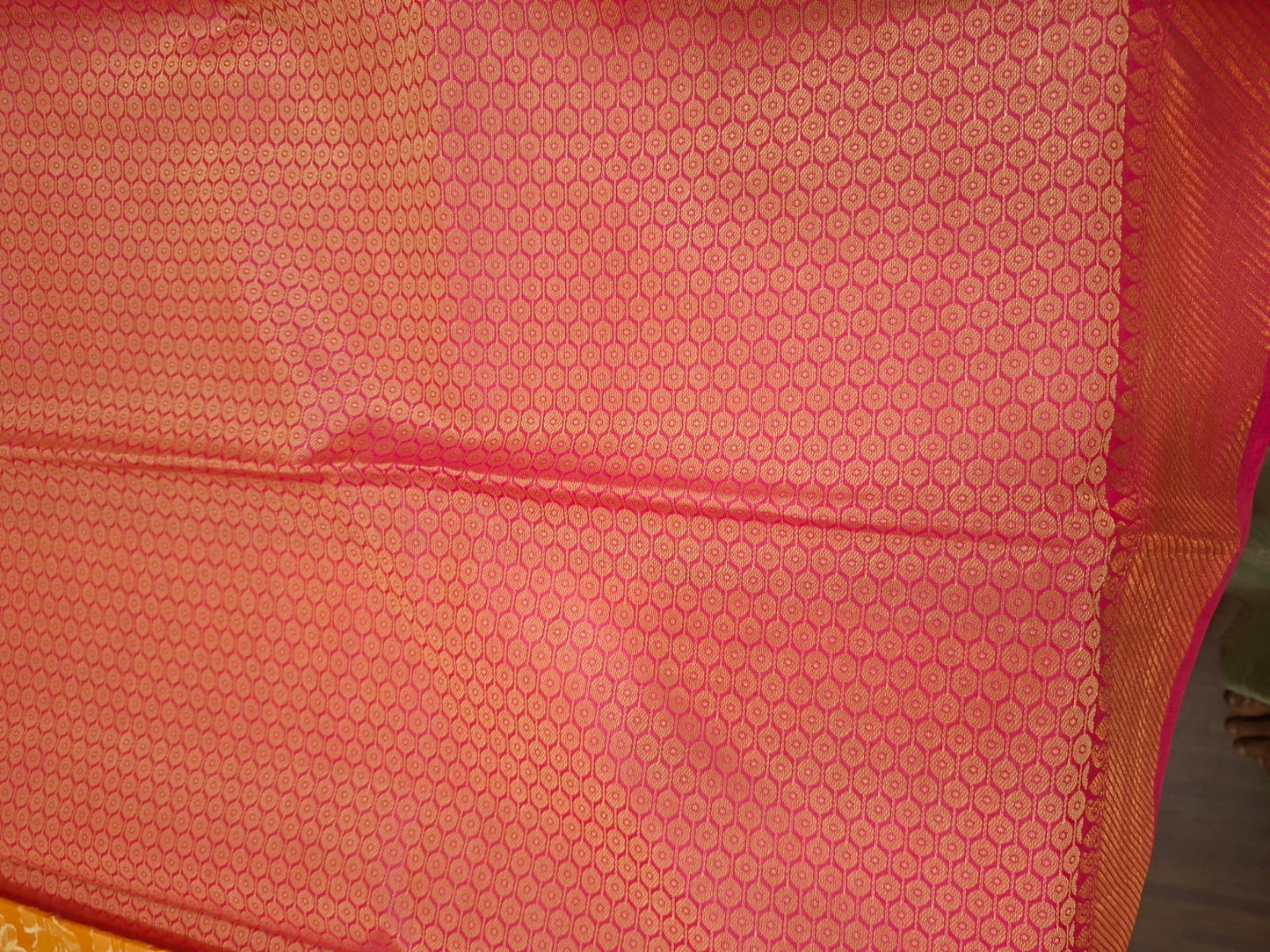 orange kota with red border