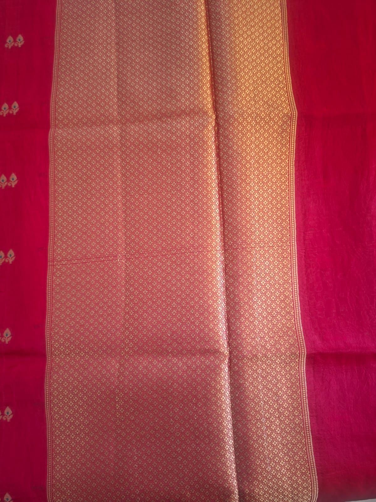 red colour row mango tissue with stripes bordless