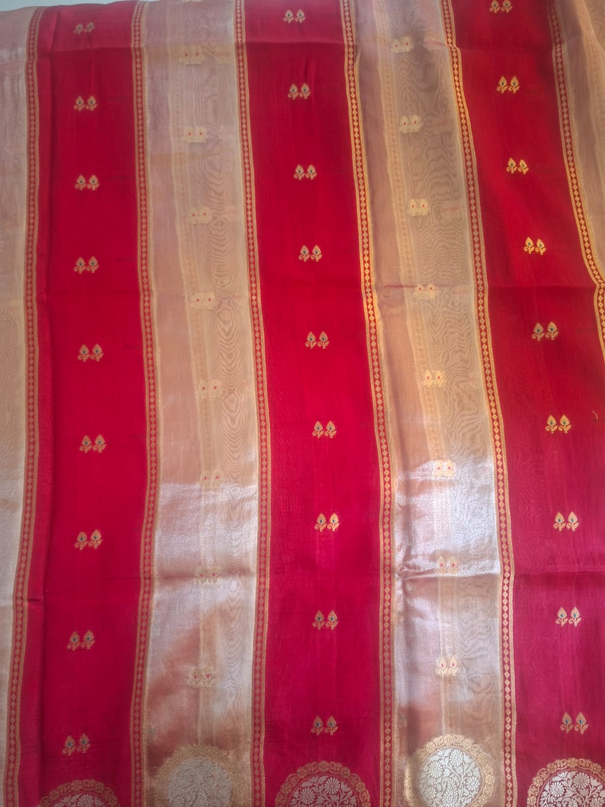 red colour row mango tissue with stripes bordless