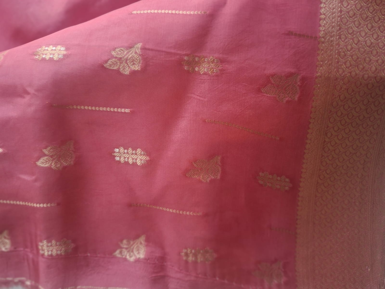 Red banrasi tissue sona roopa booti saree