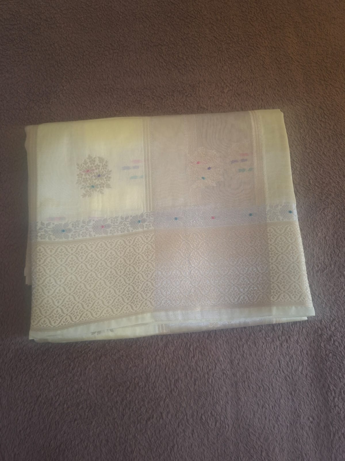 cream raw mango tissue with stripes