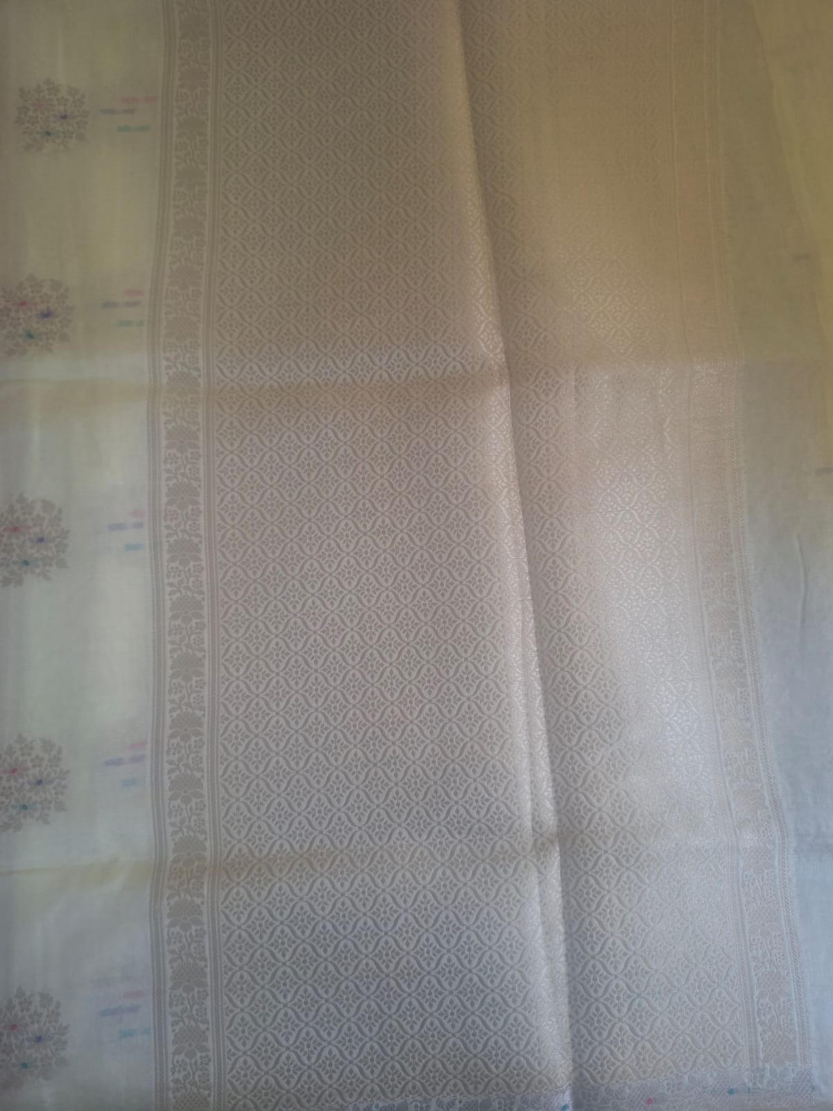 cream raw mango tissue with stripes