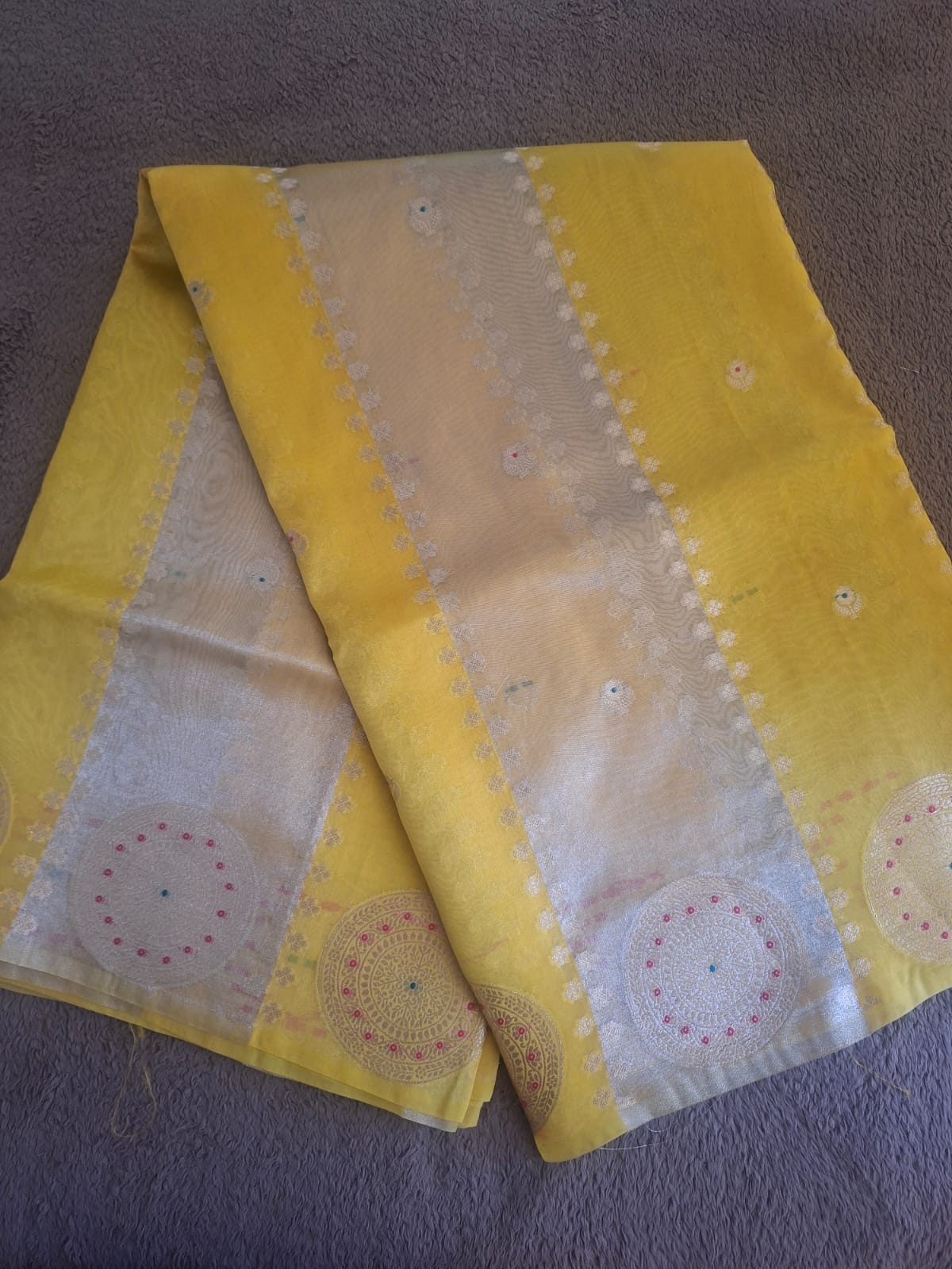 yellow row mango tissue with stripes bordless